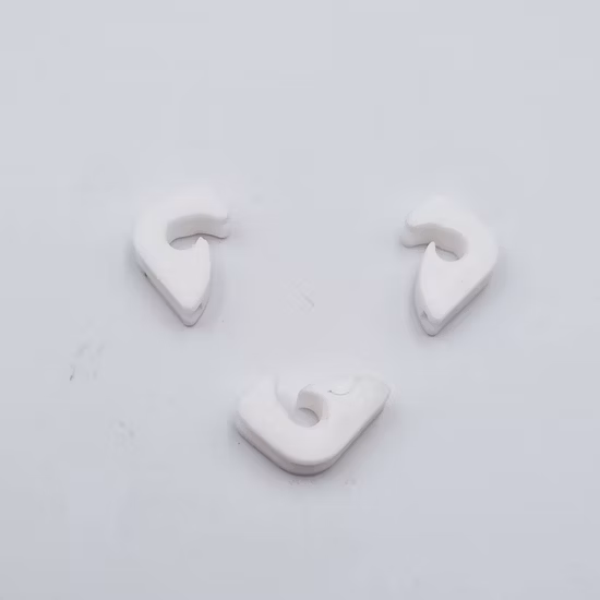 Made in China.  Isolamento industriale.  Ceramiche OEM ad alta purezza personalizzate e di alta precisione.  95% 99% 99,5% parti strutturali.  Ceramica di allumina